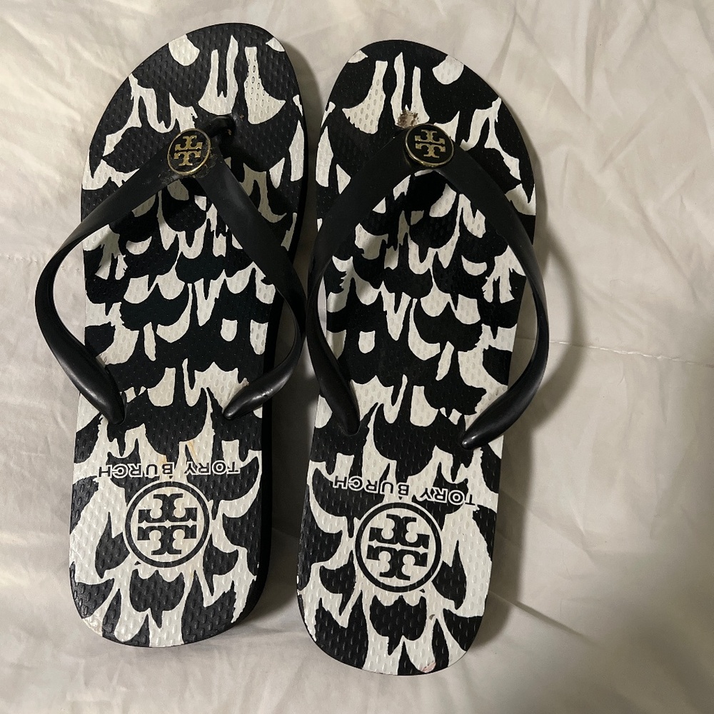 Women’s size 8 1/2 Tory Burch thongs. Rubber, wedge